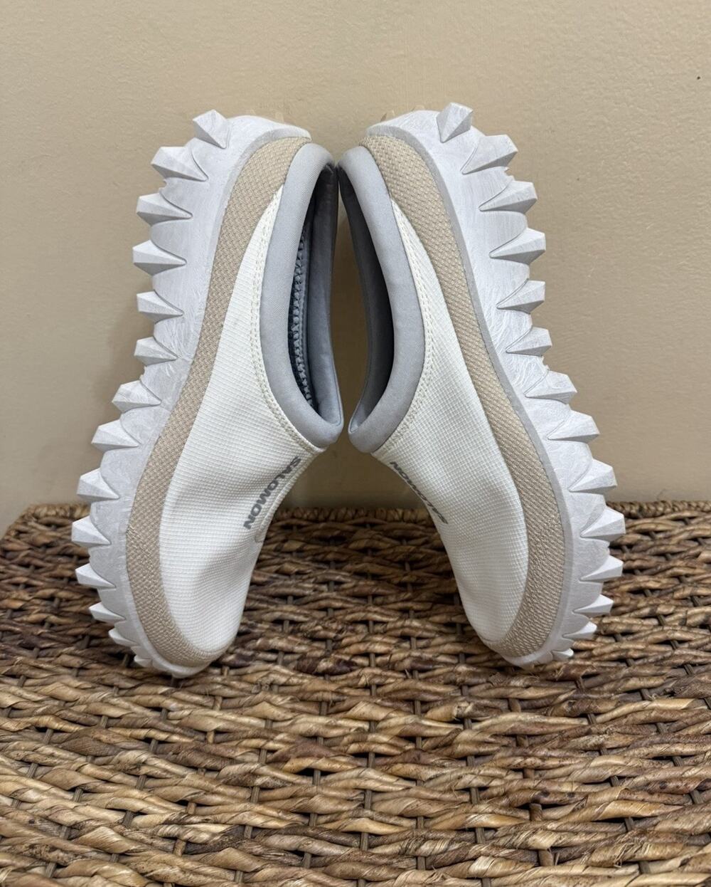 Salomon Snowclog Vanilla Ice Almond Milk W 9.5 Men 8.5